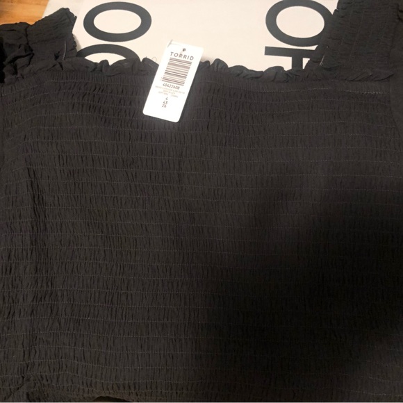 Smocked Torrid Flutter Crop Top Black 4x 4 NWT - Picture 5 of 5